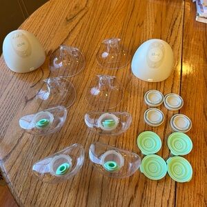 Elvie Breast Pump Set with Accessories